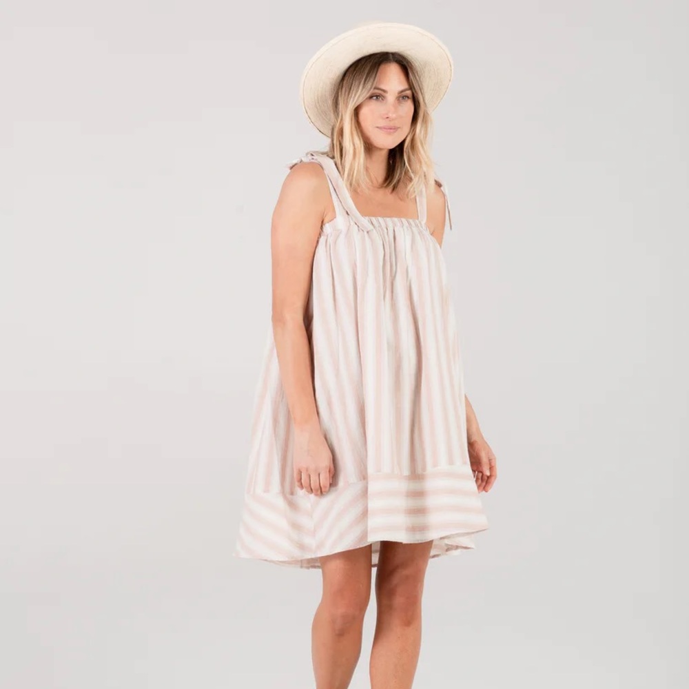 NWT Rylee + Cru petal dress
